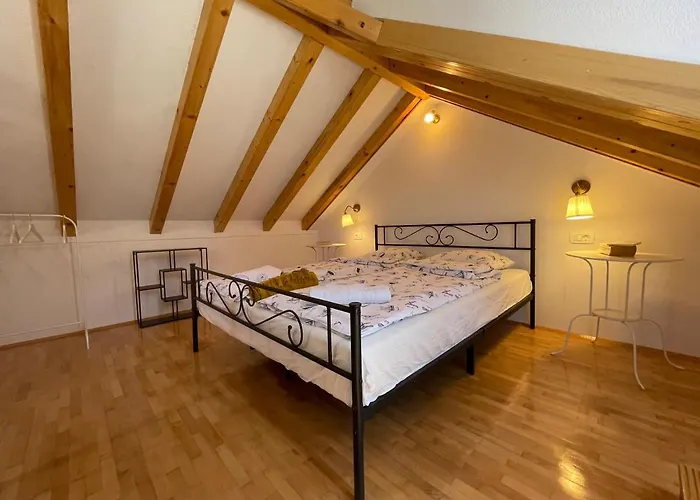 House Marin Dvor * Vrsine