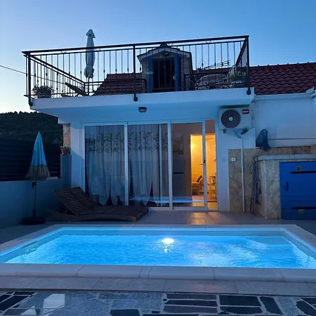 House Marin Dvor *